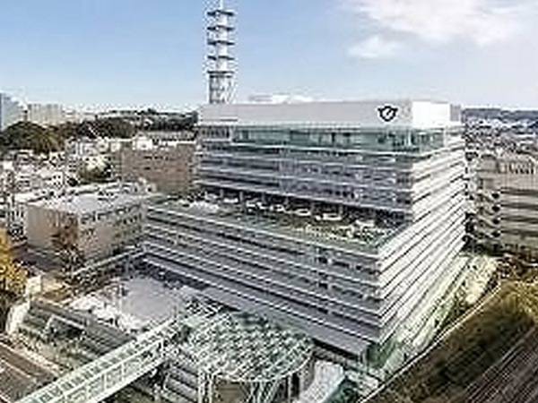 藤沢市役所(本庁舎)の写真です。